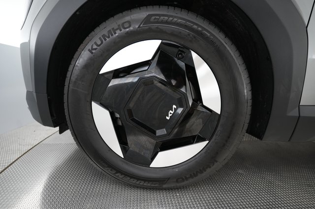 2024 Kia EV9 — photo 16 of 27