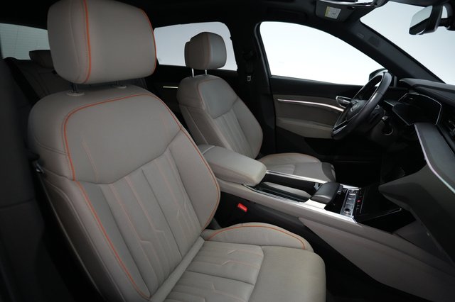 2024 Audi Q8 e-tron — photo 18 of 21
