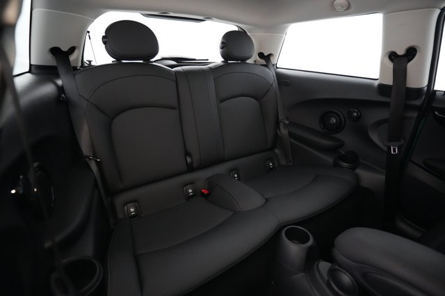 2024 MINI Cooper SE — photo 4 of 20