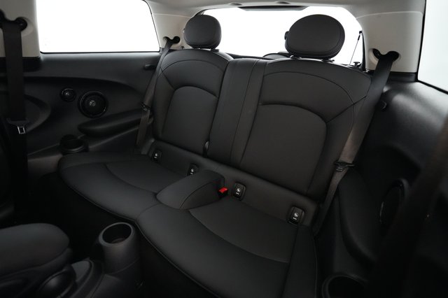 2024 MINI Cooper SE — photo 19 of 20