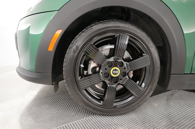 2024 MINI Cooper SE — photo 16 of 20