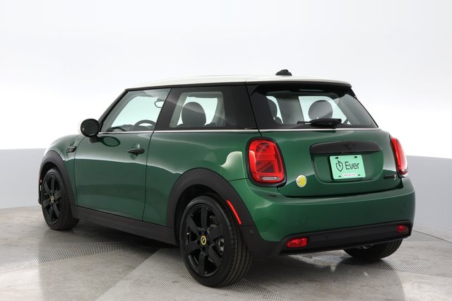 2024 MINI Cooper SE — photo 13 of 20