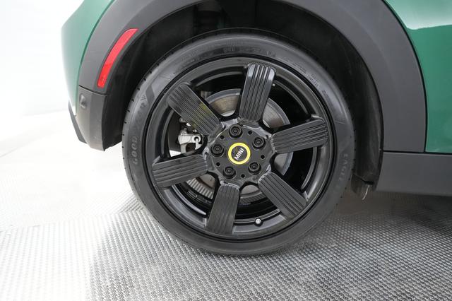 2024 MINI Cooper SE — photo 7 of 20