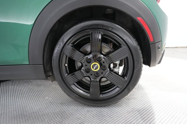 2024 MINI Cooper SE — photo 17 of 20