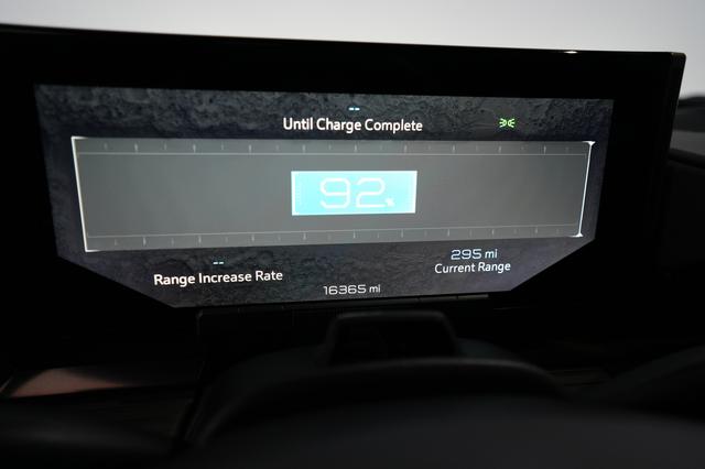 2025 GMC Hummer EV SUV — photo 5 of 21
