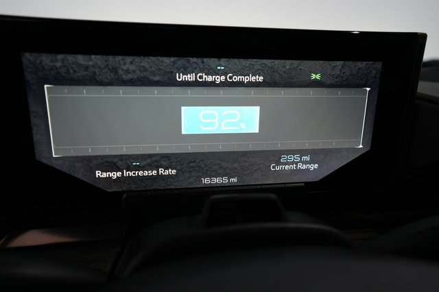 2025 GMC Hummer EV SUV — photo 5 of 21