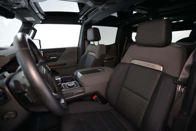 2025 GMC Hummer EV SUV — photo 3 of 21