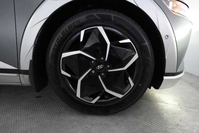 2023 Hyundai IONIQ 5 — photo 16 of 24