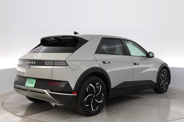 2024 Hyundai IONIQ 5 — photo 2 of 24