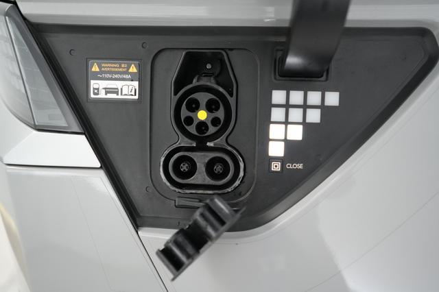 2024 Hyundai IONIQ 5 — photo 8 of 24
