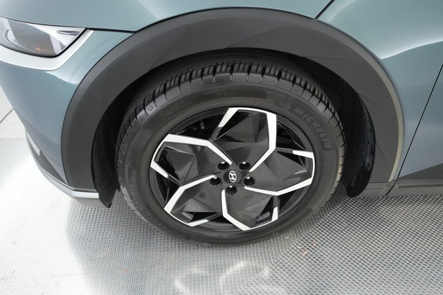 2024 Hyundai IONIQ 5 — photo 14 of 19