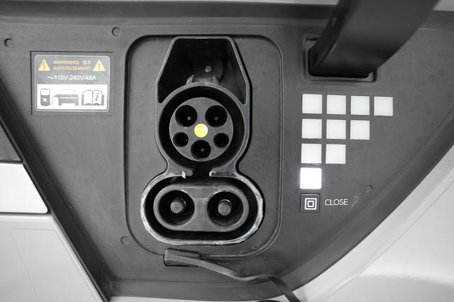 2024 Hyundai IONIQ 5 — photo 8 of 21