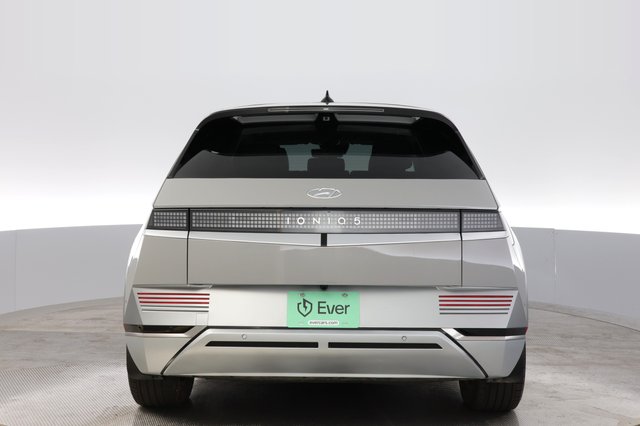 2024 Hyundai IONIQ 5 — photo 12 of 24