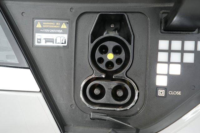 2024 Hyundai IONIQ 5 — photo 8 of 24