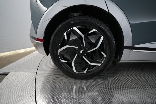 2024 Hyundai IONIQ 5 — photo 7 of 19