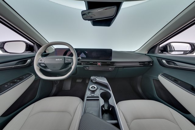 2025 Kia EV6 — photo 21 of 26