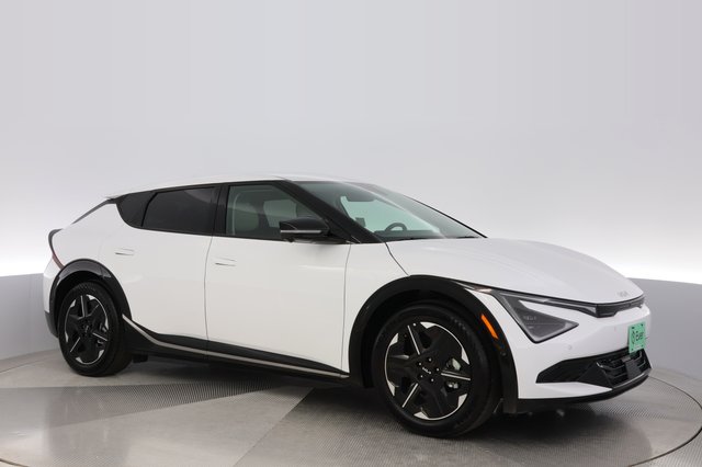 2025 Kia EV6 — photo 11 of 26