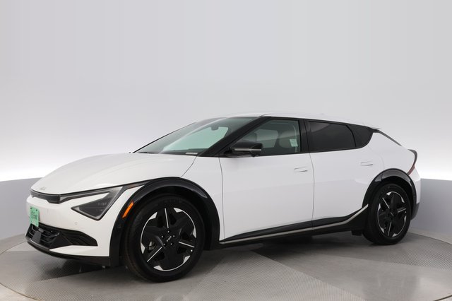 2025 Kia EV6 — photo 14 of 26