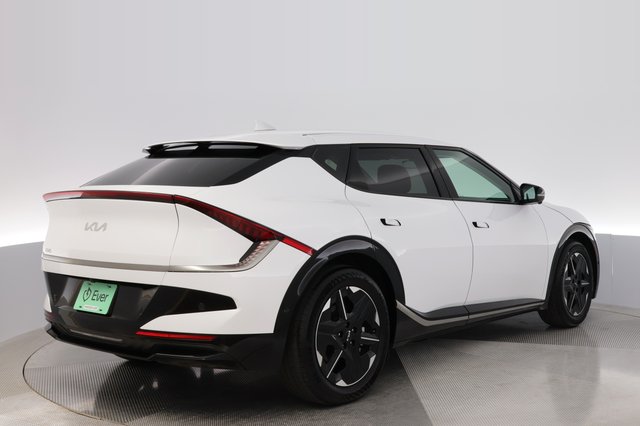 2025 Kia EV6 — photo 2 of 26