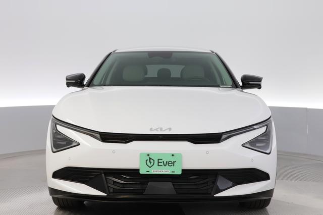 2025 Kia EV6 — photo 9 of 26
