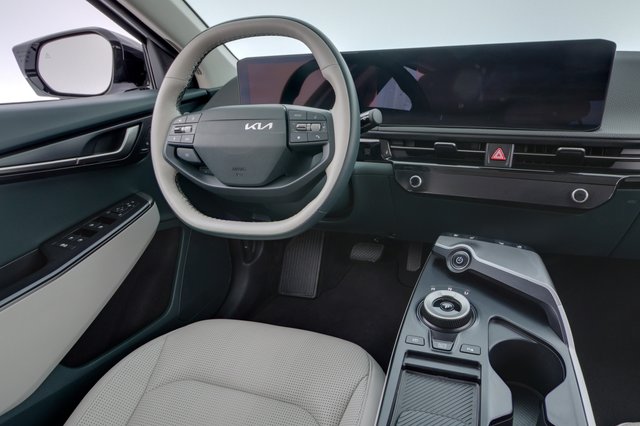 2025 Kia EV6 — photo 20 of 26
