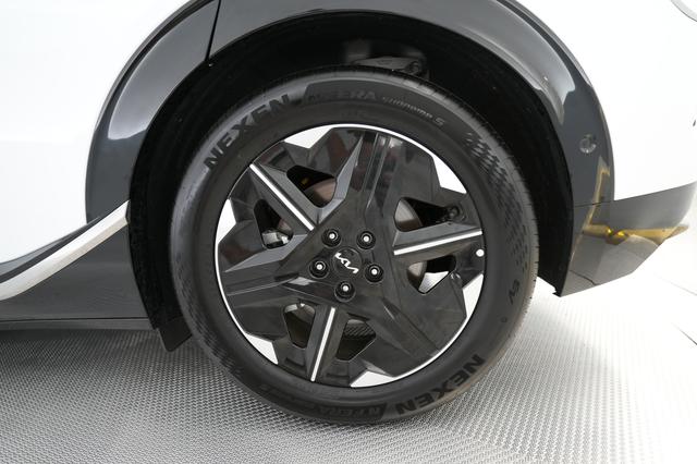 2025 Kia EV6 — photo 7 of 26