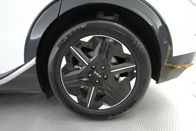 2025 Kia EV6 — photo 7 of 26