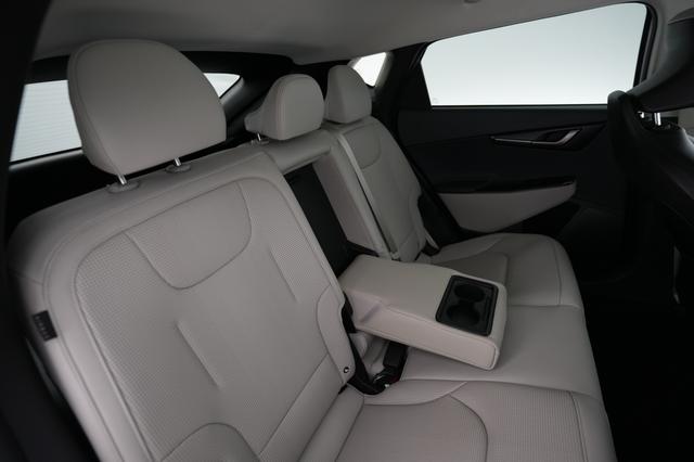 2025 Kia EV6 — photo 4 of 26