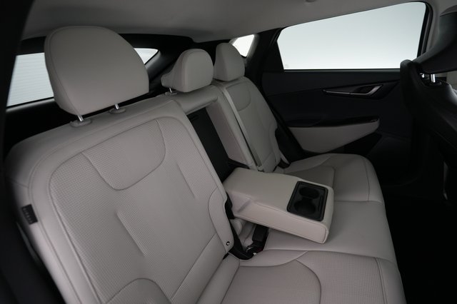 2025 Kia EV6 — photo 4 of 26