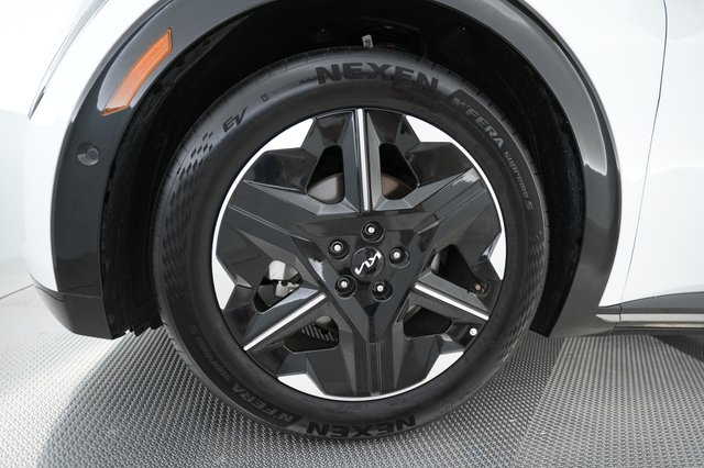 2025 Kia EV6 — photo 15 of 26