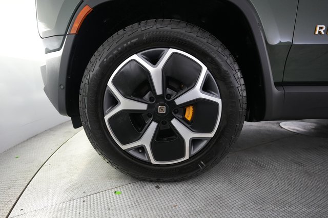 2023 Rivian R1S — photo 15 of 25