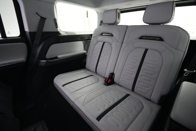 2023 Rivian R1S — photo 20 of 25
