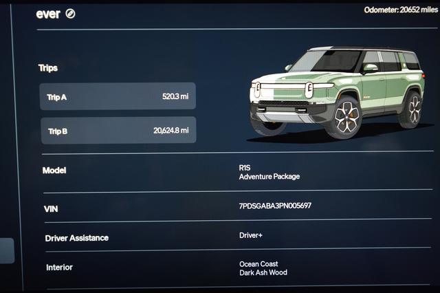2023 Rivian R1S — photo 5 of 25