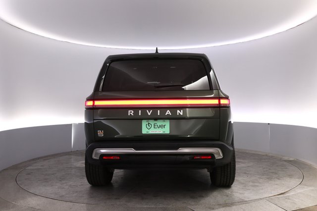 2023 Rivian R1S — photo 12 of 25