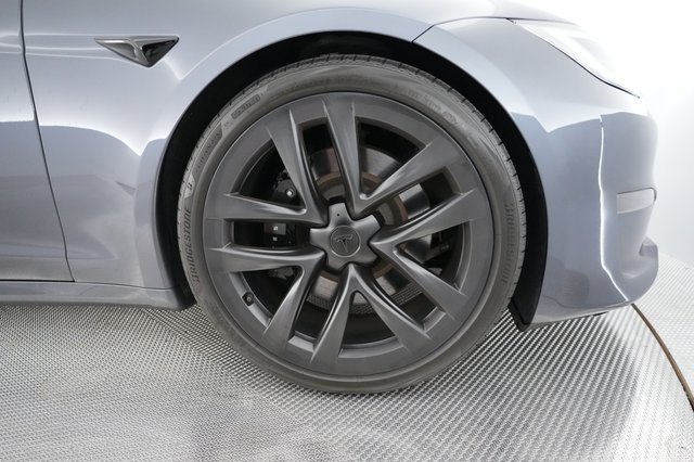 2023 Tesla Model S — photo 13 of 21