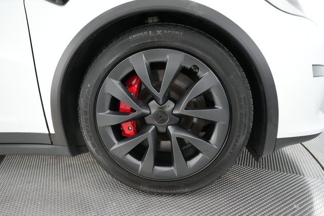 2023 Tesla Model X — photo 15 of 25