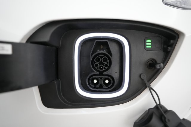 2023 Hyundai Kona Electric — photo 8 of 23