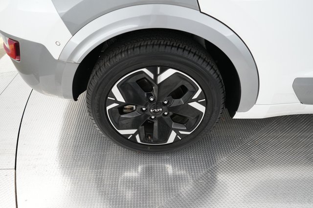 2023 Kia Niro EV — photo 13 of 20