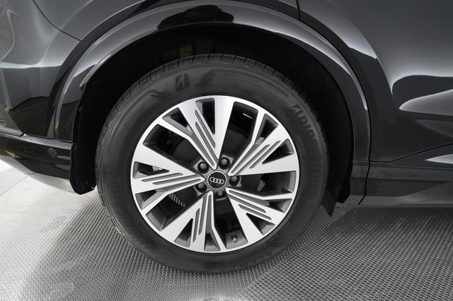 2023 Audi Q4 e-tron — photo 7 of 18