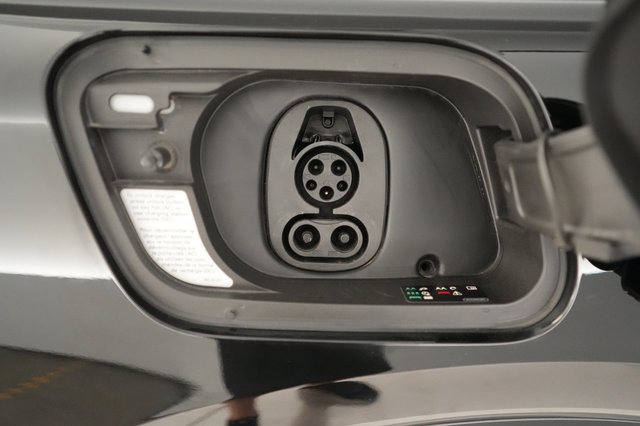2023 Audi Q4 e-tron — photo 8 of 18
