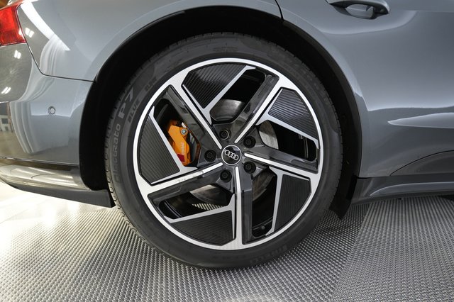 2023 Audi RS e-tron GT — photo 15 of 25