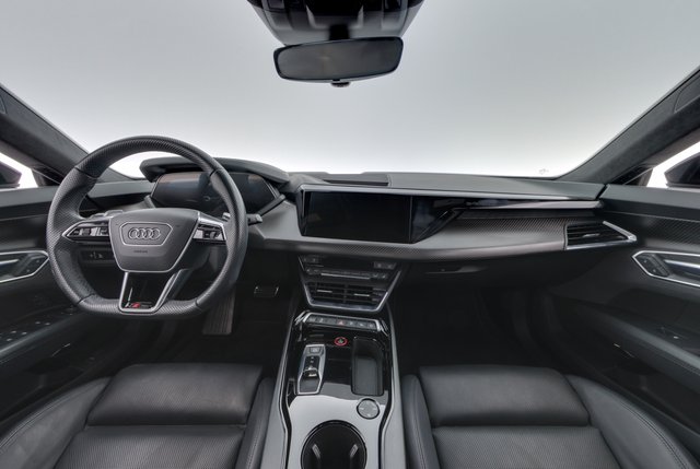 2023 Audi RS e-tron GT — photo 21 of 25