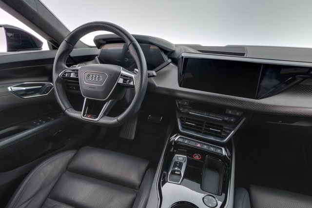 2023 Audi RS e-tron GT — photo 20 of 25