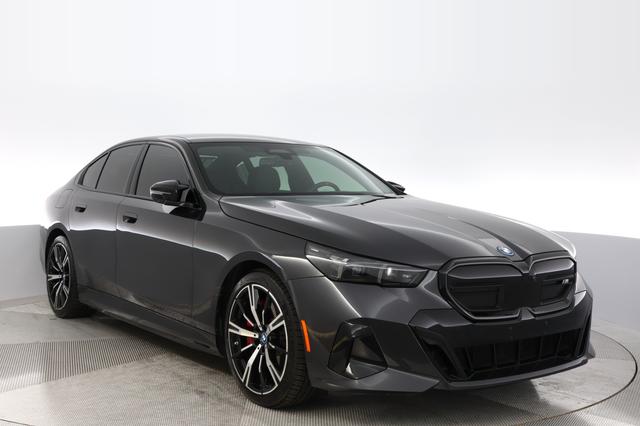 2024 BMW i5 — photo 9 of 18