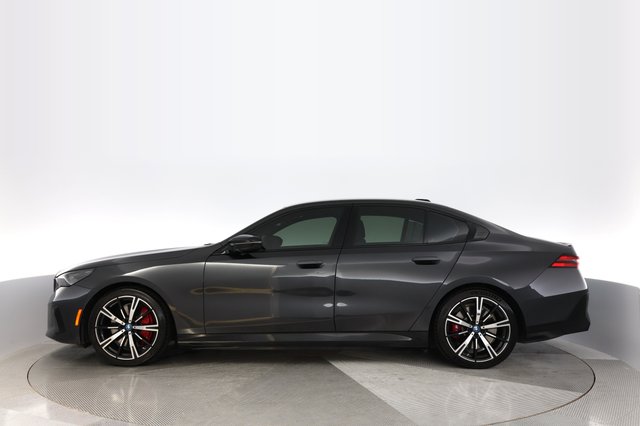 2024 BMW i5 — photo 12 of 18
