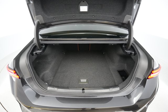 2024 BMW i5 — photo 6 of 18