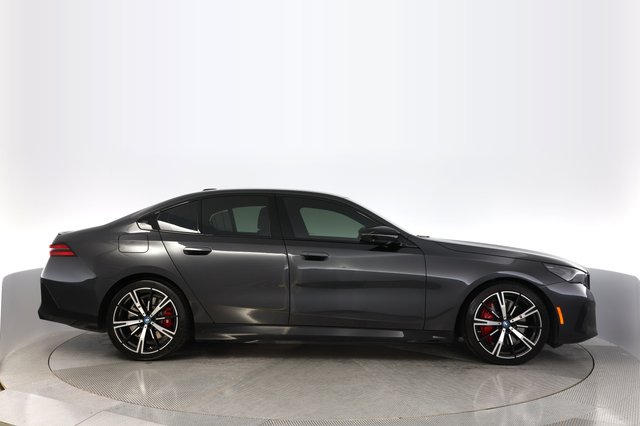 2024 BMW i5 — photo 10 of 18