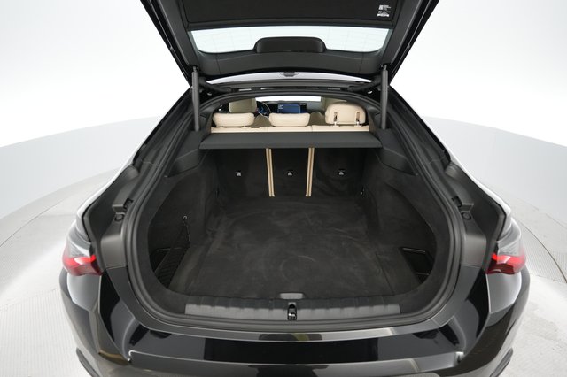 2024 BMW i4 — photo 6 of 20