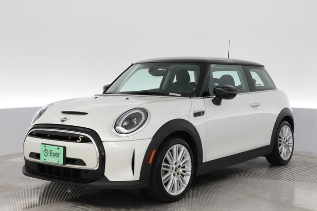2024 MINI Cooper SE — VIN WMW13DJ08R2U41519