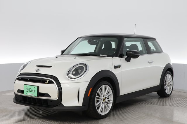 2024 MINI Cooper SE — VIN WMW13DJ08R2U41519